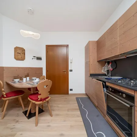 Guesthost - Comfy In *