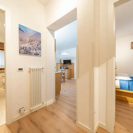 Guesthost - Comfy In *